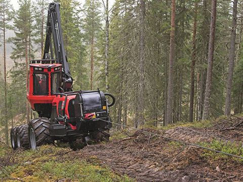 Лебедочное оборудование Komatsu – эффективное решение для заготовки на склонах