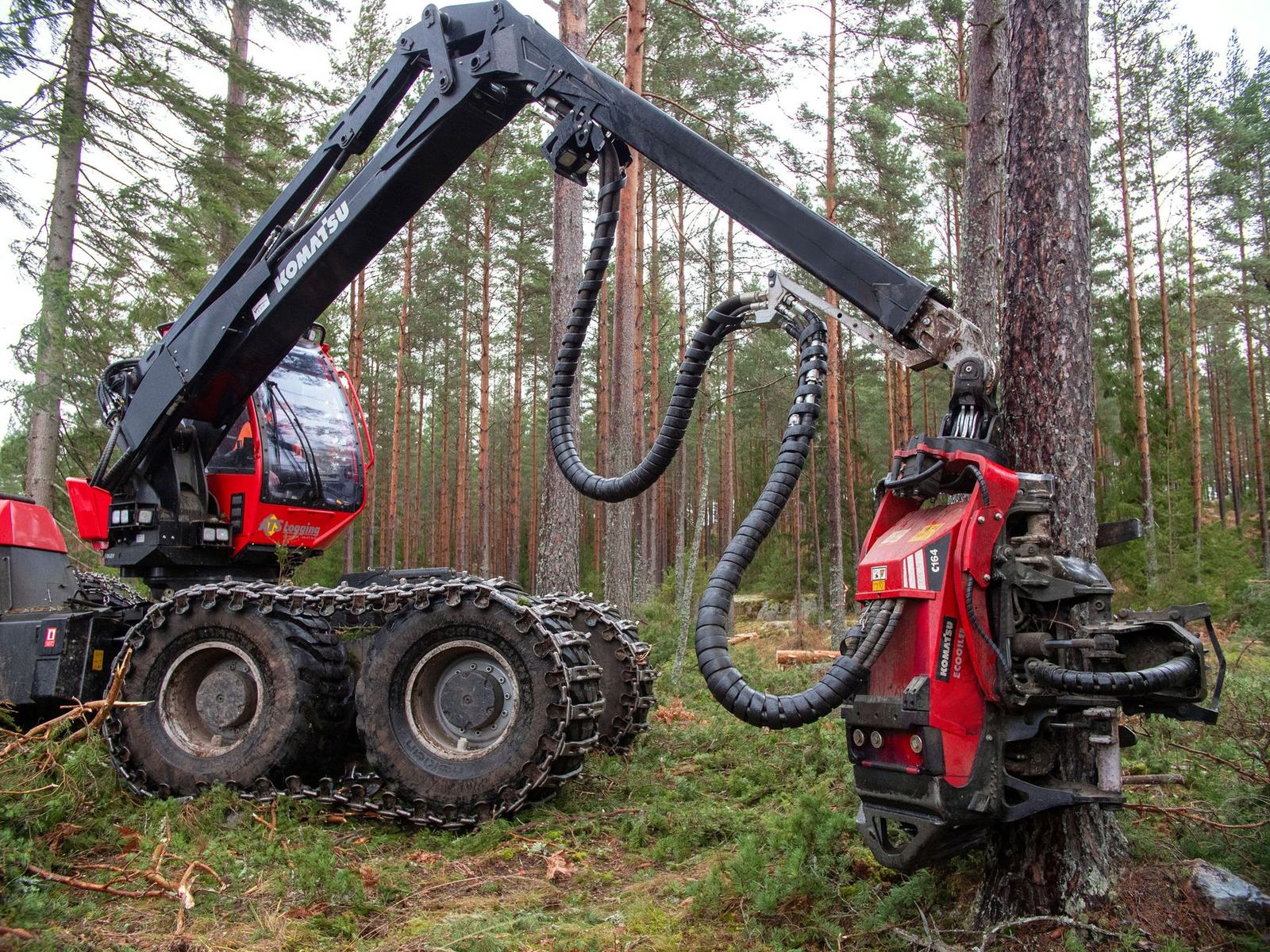Komatsu C164 -новый харвестерный агрегат для решения сложных задач Komatsu C164 -новый харвестерный агрегат для решения сложных задач