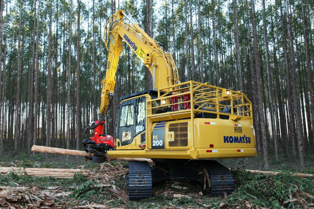 Знаменитый лесной экскаватор Komatsu появился на российском рынке!